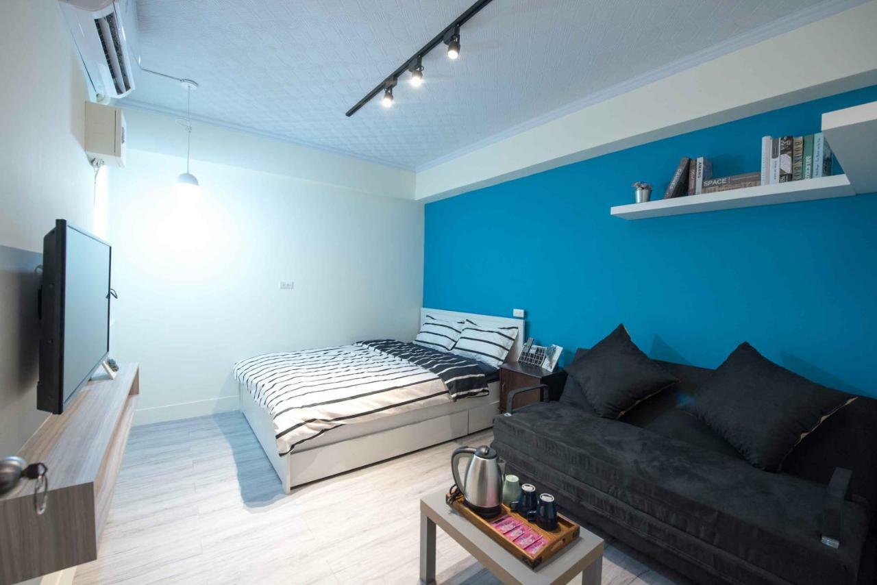 Ferienwohnung BirD series backpacker輕隔間背包客 Tainan Exterior foto