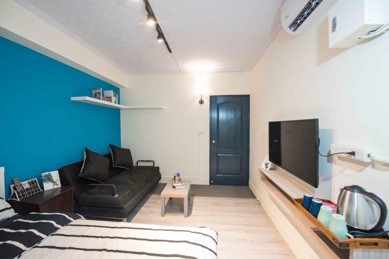 Ferienwohnung BirD series backpacker輕隔間背包客 Tainan Exterior foto