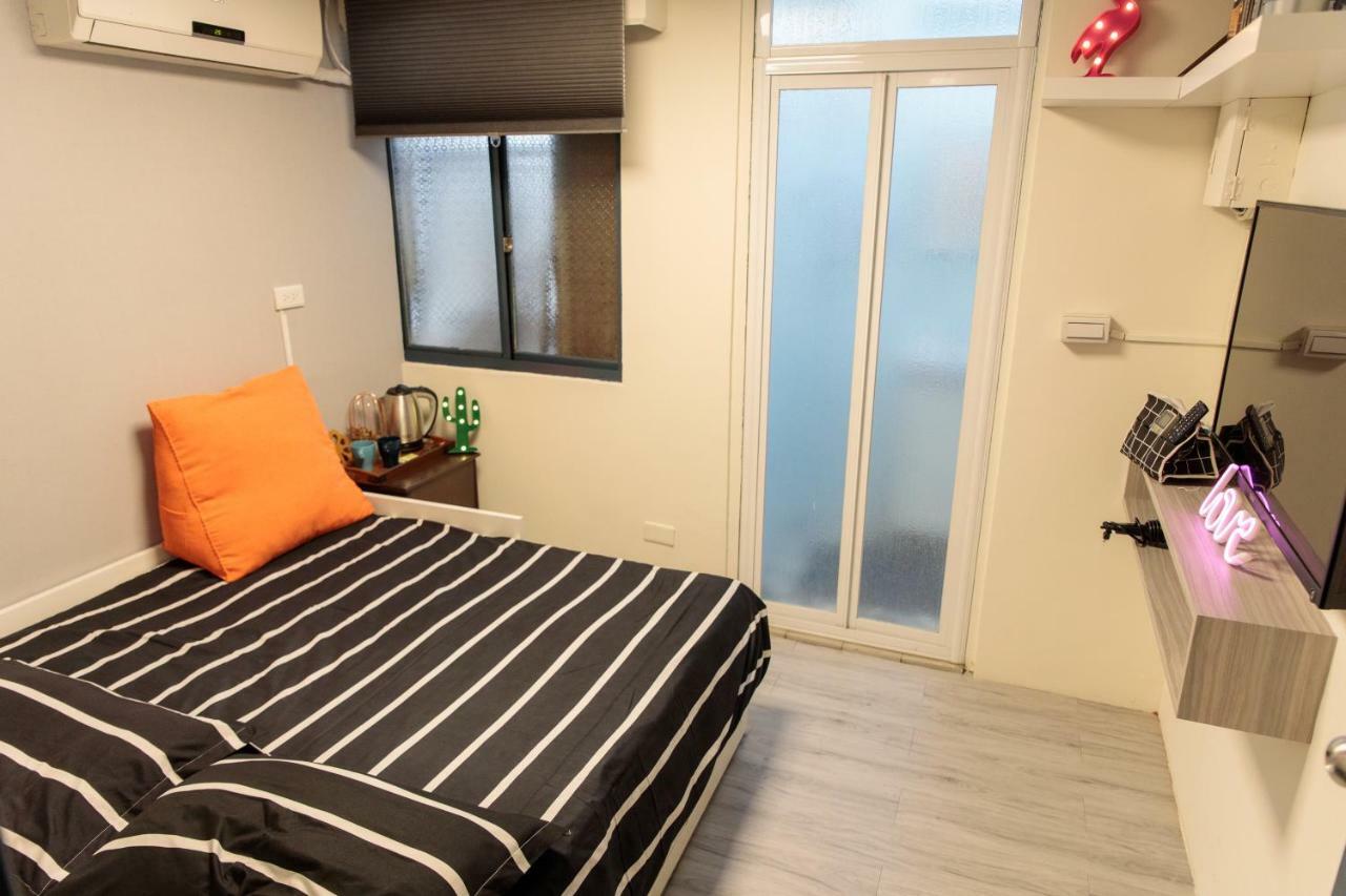 Ferienwohnung BirD series backpacker輕隔間背包客 Tainan Exterior foto